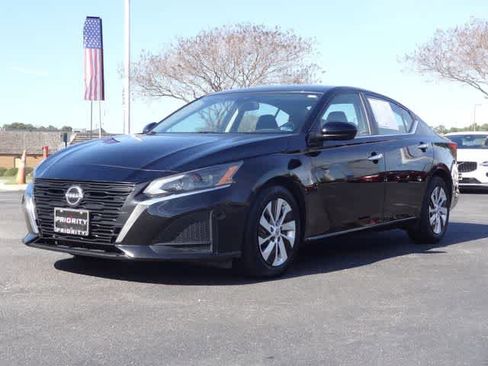 Used 2023 Nissan Altima 2.5 S image 1