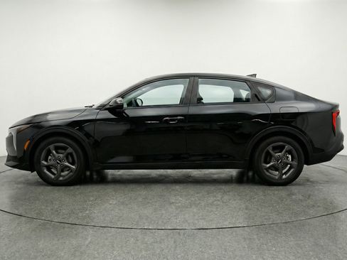 Used 2025 Kia K4 LXS image 5