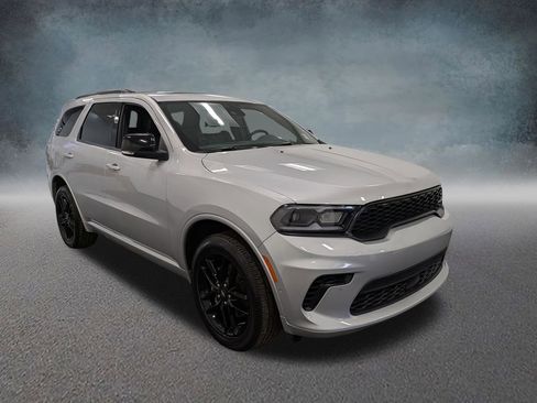 Used 2025 Dodge Durango GT AWD/4WD image 3