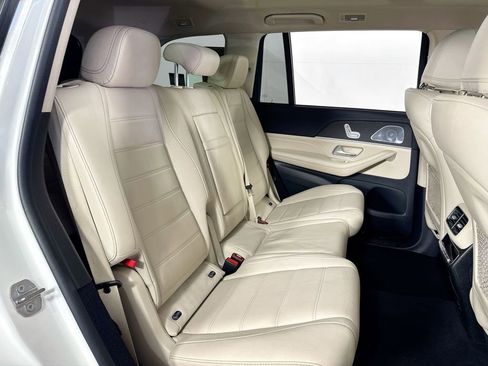 Used 2021 Mercedes-Benz GLS 580 4MATIC image 36