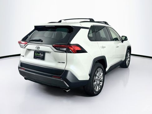 Used 2020 Toyota RAV4 Limited FWD image 9