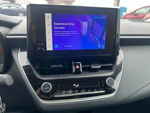 Used 2025 Toyota Corolla LE FWD image 18