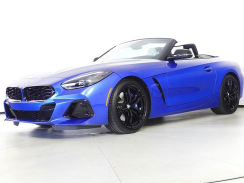 Used 2025 BMW Z4 M40i w/ Premium Package image 2