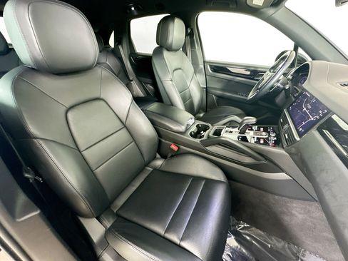 Used 2022 Porsche Cayenne AWD/4WD image 44