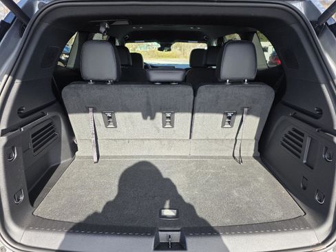 New 2025 GMC Acadia Elevation w/ Elevation Premium Package image 9