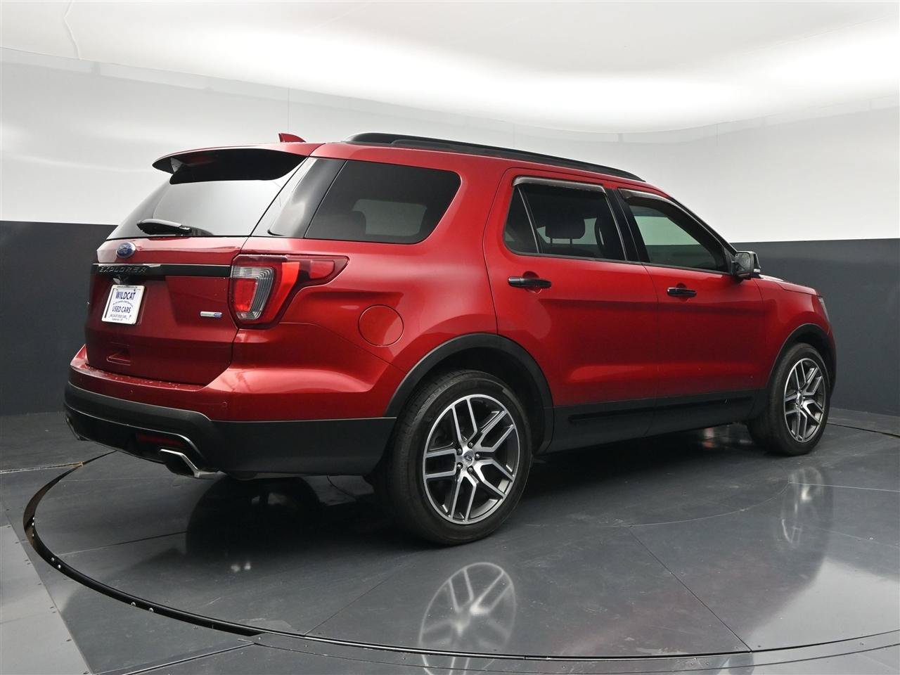 Used 2017 Ford Explorer Sport w/ Equipment Group 401A AWD/4WD image 6