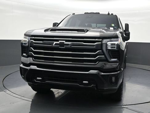 Used 2024 Chevrolet Silverado 2500 High Country w/ Midnight Edition AWD/4WD image 9