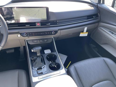 New 2026 Kia Carnival EX image 15