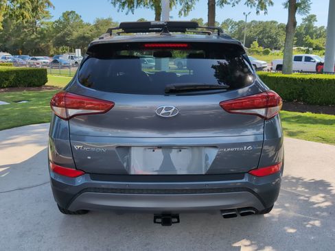 Used 2016 Hyundai Tucson Limited w/ Option Group 03 FWD image 9