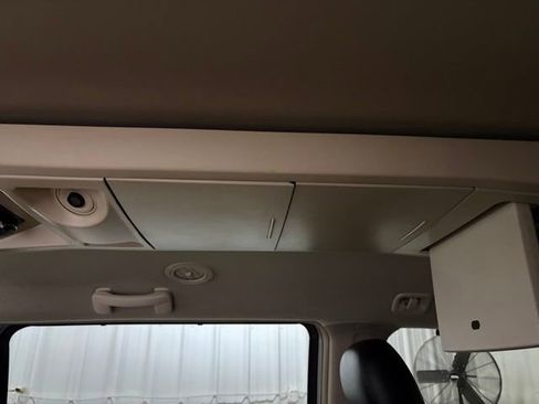 Used 2012 Chrysler Town & Country Touring-L w/ Premium Group FWD image 23
