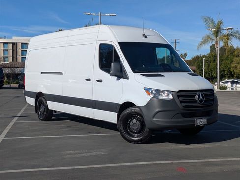 Certified 2025 Mercedes-Benz Sprinter 2500 image 16