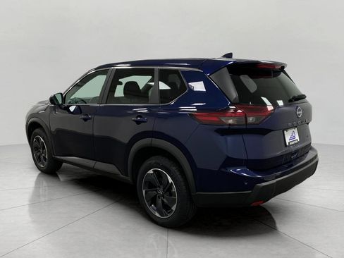 Certified 2025 Nissan Rogue SV image 7