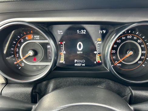 Used 2021 Jeep Wrangler Unlimited Sport image 23