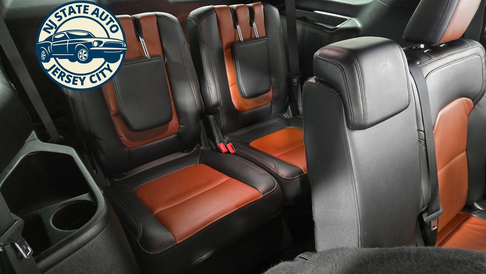 Used 2019 Ford Explorer XLT w/ Equipment Group 202A AWD/4WD image 43