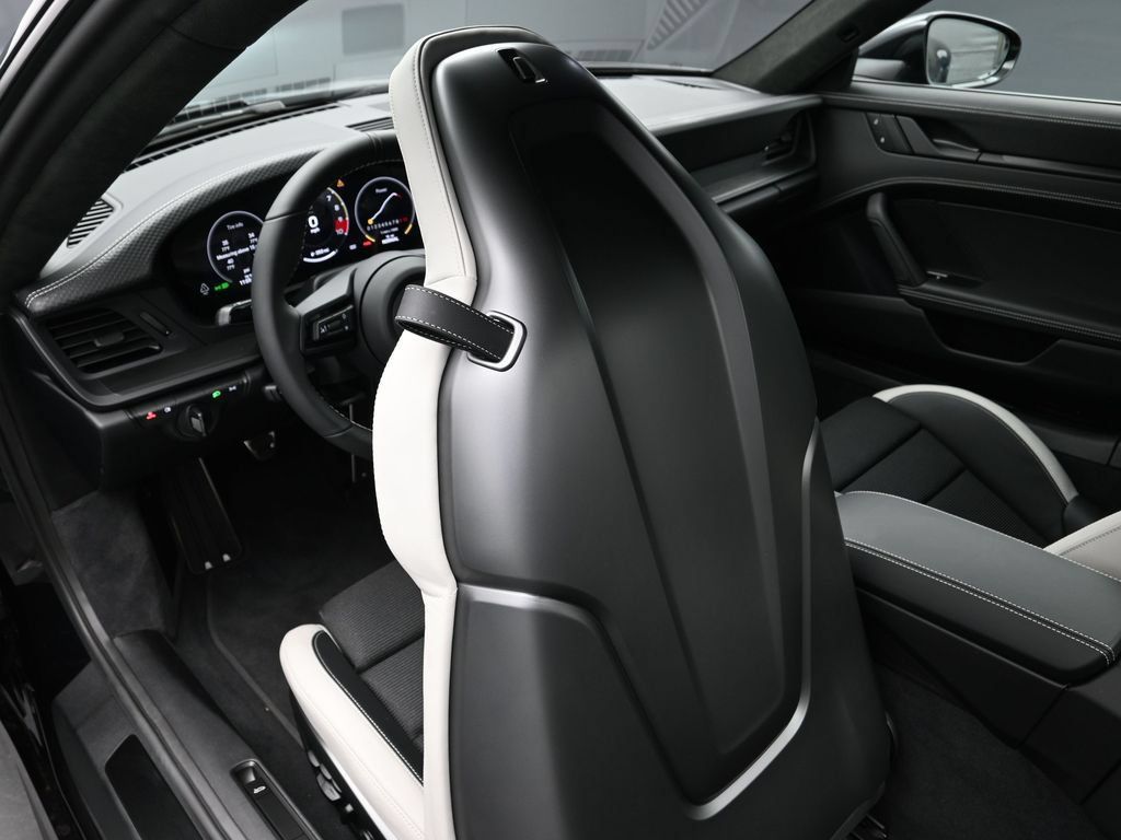 Used 2026 Porsche 911 GT3 RWD image 19