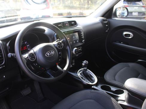 Certified 2018 Kia Soul + image 21