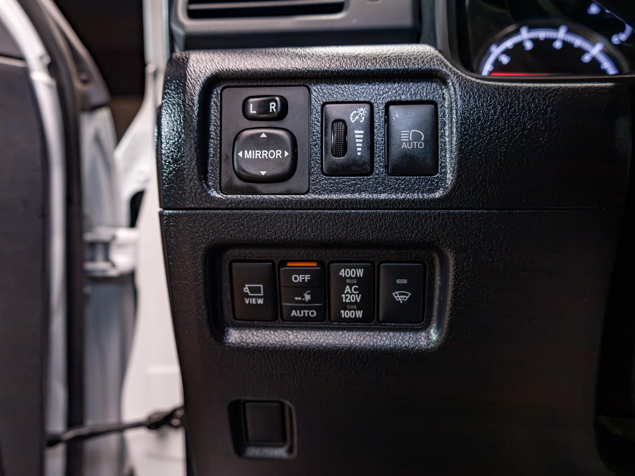 Used 2024 Toyota 4Runner Limited AWD/4WD image 19