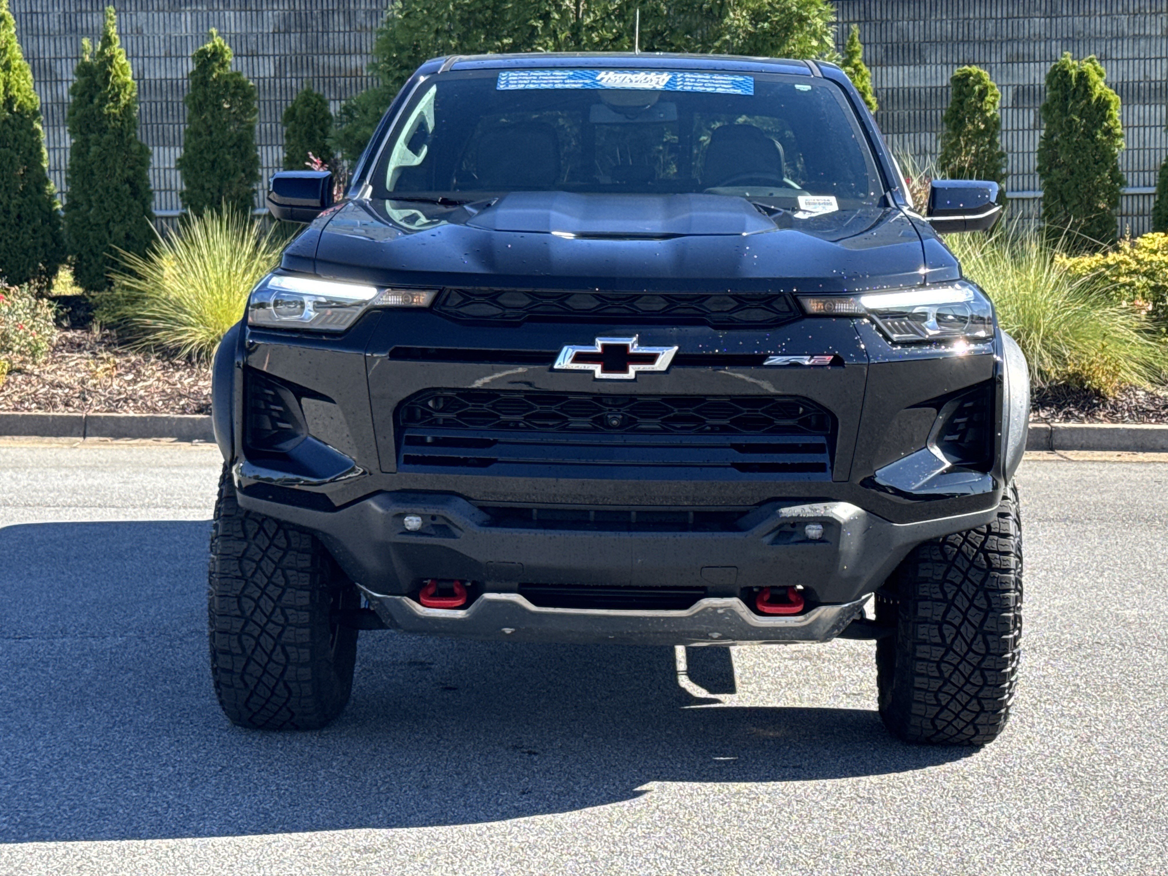 Used 2025 Chevrolet Colorado ZR2 w/ Technology Package AWD/4WD image 3