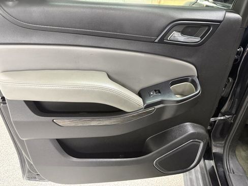 Used 2015 Chevrolet Suburban LT AWD/4WD image 31