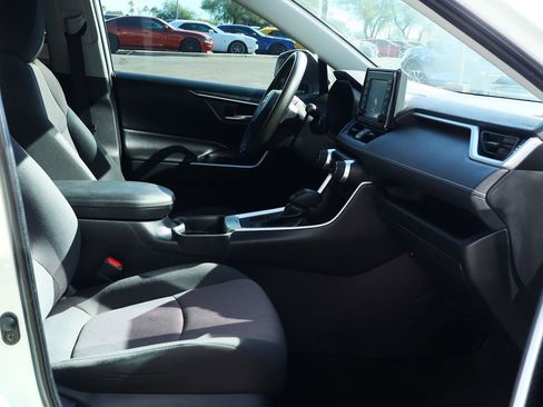 Used 2019 Toyota RAV4 XLE image 34