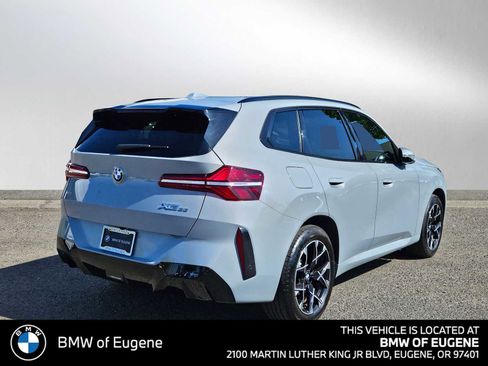 Used 2025 BMW X3 xDrive30i AWD/4WD image 3