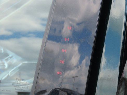 Used 2021 Lincoln Nautilus Reserve w/ Equipment Group 202A image 18