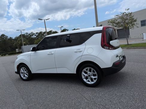Used 2022 Kia Soul S FWD image 7