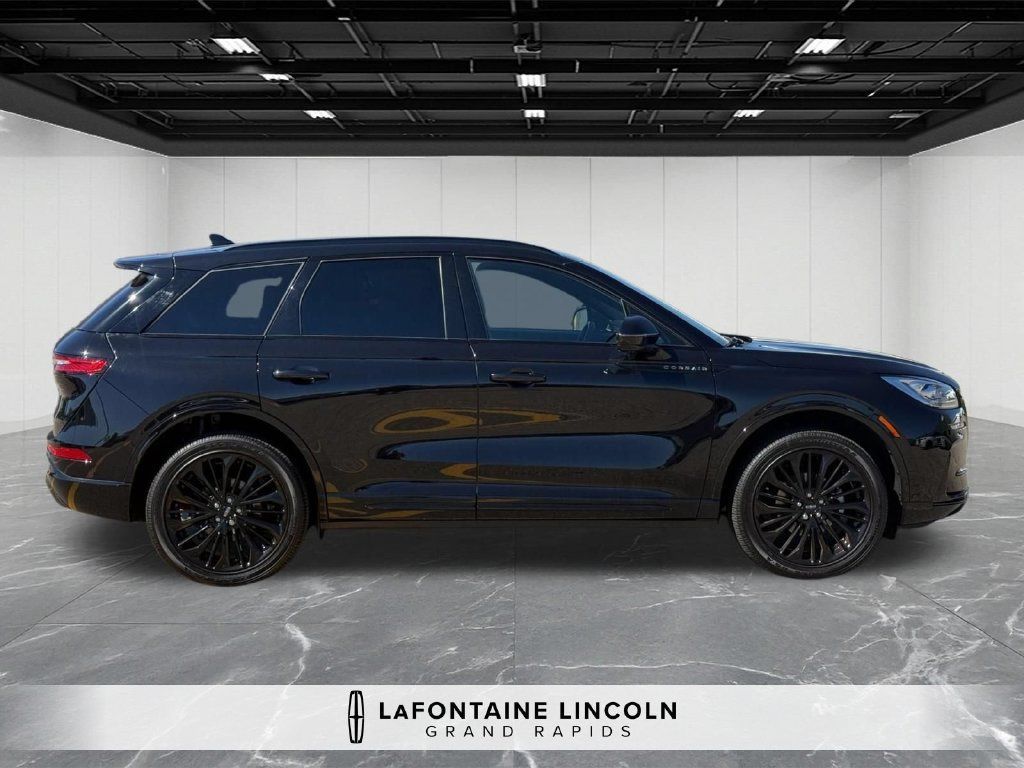 Used 2023 Lincoln Corsair Reserve w/ Equipment Group 201A AWD/4WD image 6