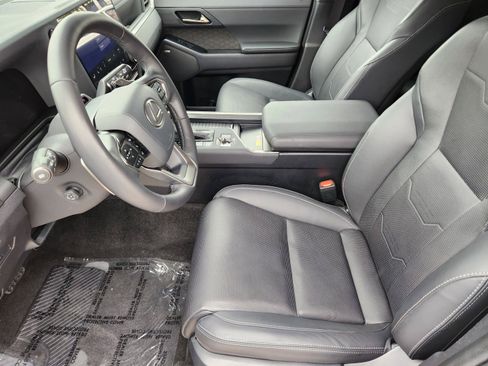 Used 2024 Lexus GX 550 w/ Accessory Package (Z1) AWD/4WD image 34