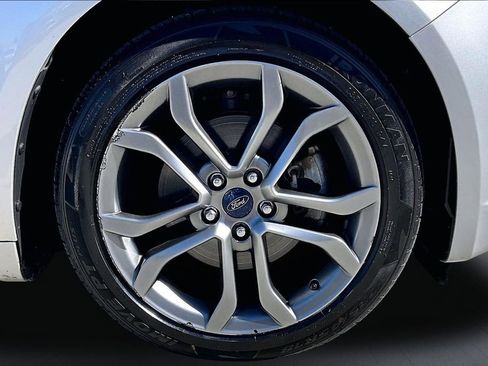 Used 2017 Ford Fusion SE w/ Equipment Group 201A image 10