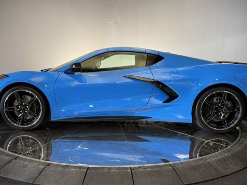 Used 2024 Chevrolet Corvette Stingray Premium Cpe w/ Z51 Performance Package RWD image 25