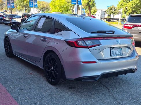Used 2025 Honda Civic Sport image 4