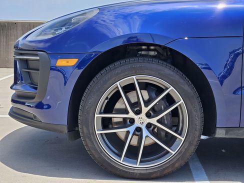 Certified 2026 Porsche Macan AWD/4WD image 13