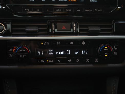 Used 2024 Nissan Pathfinder Platinum AWD/4WD image 17