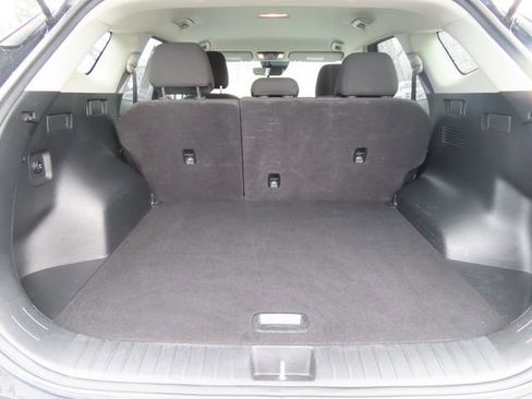 Used 2023 Kia Sportage LX image 32