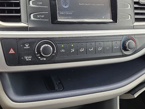 Used 2019 Toyota Highlander LE FWD image 26