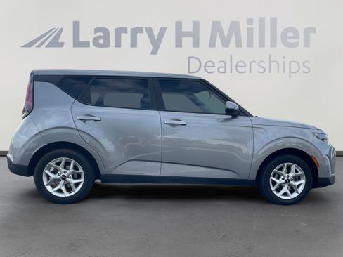 Used 2023 Kia Soul LX w/ LX Technology Package image 6