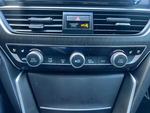 Used 2021 Honda Accord Touring image 37