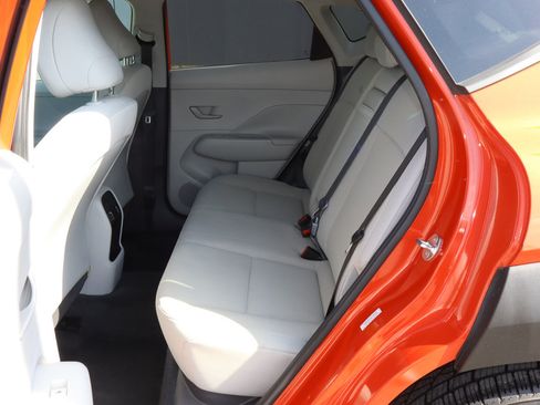 Used 2024 Hyundai Kona SEL FWD image 8