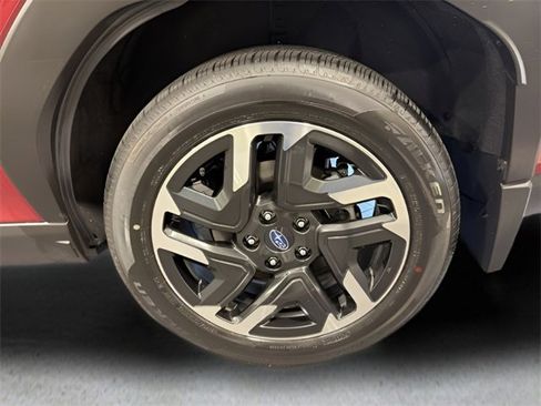 Used 2025 Subaru Forester Limited w/ Popular Package #2 image 40