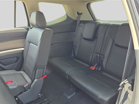Used 2023 Volkswagen Atlas SEL AWD/4WD image 19