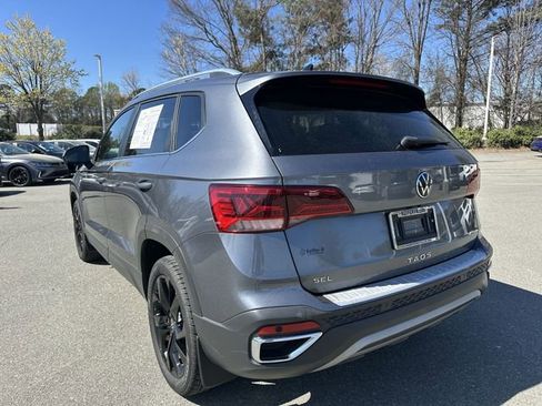 Used 2022 Volkswagen Taos SEL w/ Panoramic Sunroof Package image 3