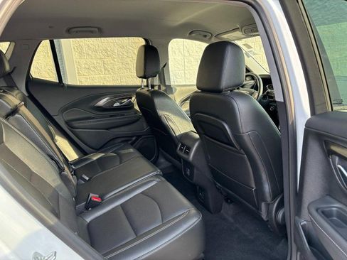 Used 2024 GMC Terrain SLT AWD/4WD image 12