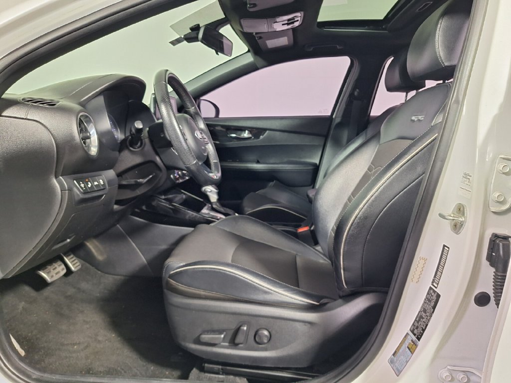 Used 2021 Kia Forte GT-Line w/ GT-Line Premium Package FWD image 12