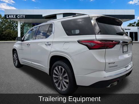 Used 2023 Chevrolet Traverse Premier FWD image 6