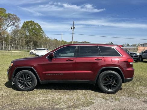 Used 2018 Jeep Grand Cherokee Laredo image 6