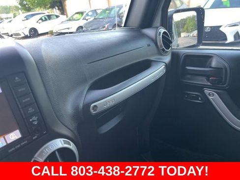 Used 2017 Jeep Wrangler Unlimited Sahara w/ Max Tow Package AWD/4WD image 26