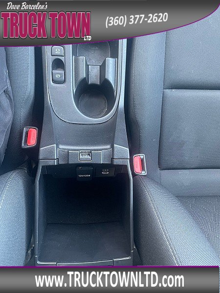 Used 2025 Toyota Corolla LE FWD image 31