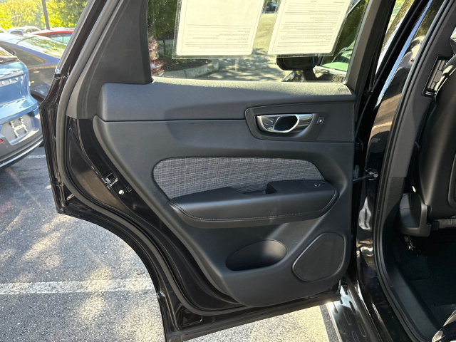 Certified 2023 Volvo XC60 B5 Core AWD/4WD image 20