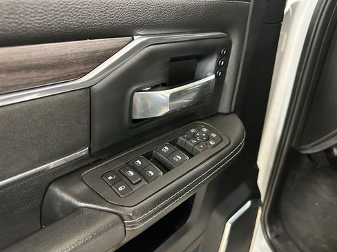 Used 2025 RAM 2500 Laramie AWD/4WD image 13
